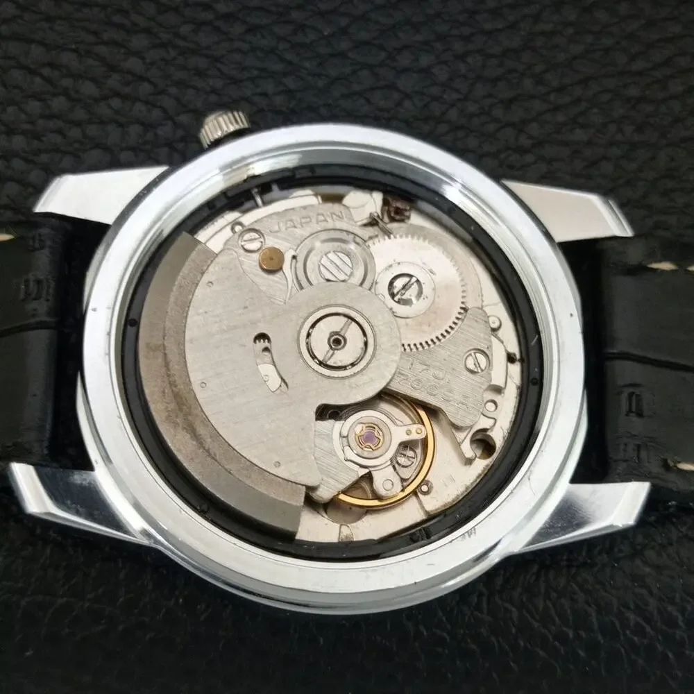 Vintage 1982 Seiko Automatic Mens Silver Watch W/daydate & Black accents